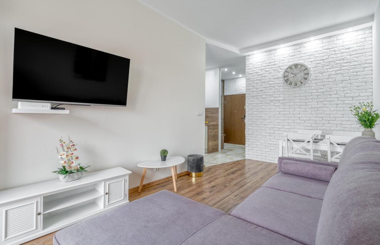 Apartament G11 Z Miejscem Parkingowym Thorn Exterior foto